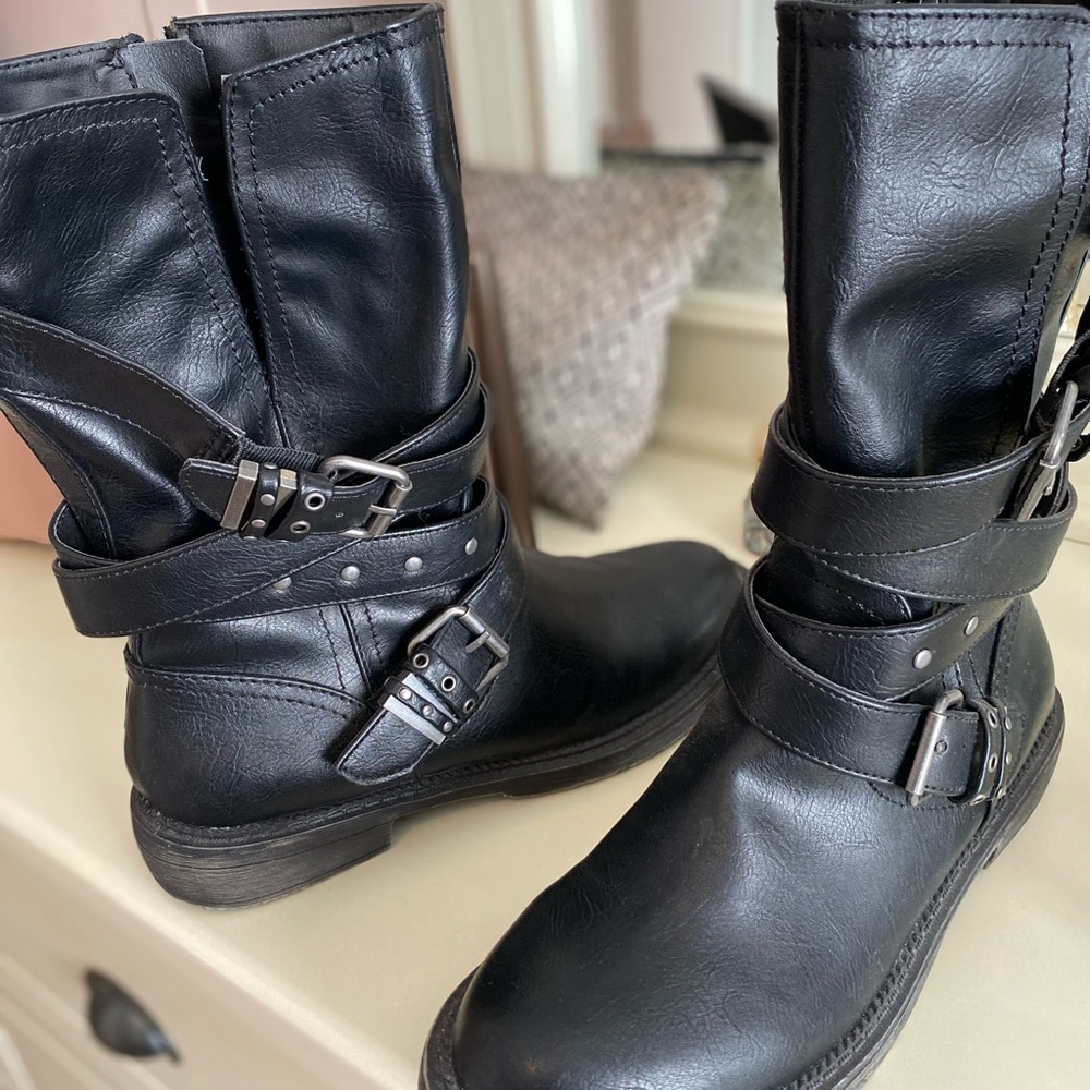 Kohls boots black 7.5